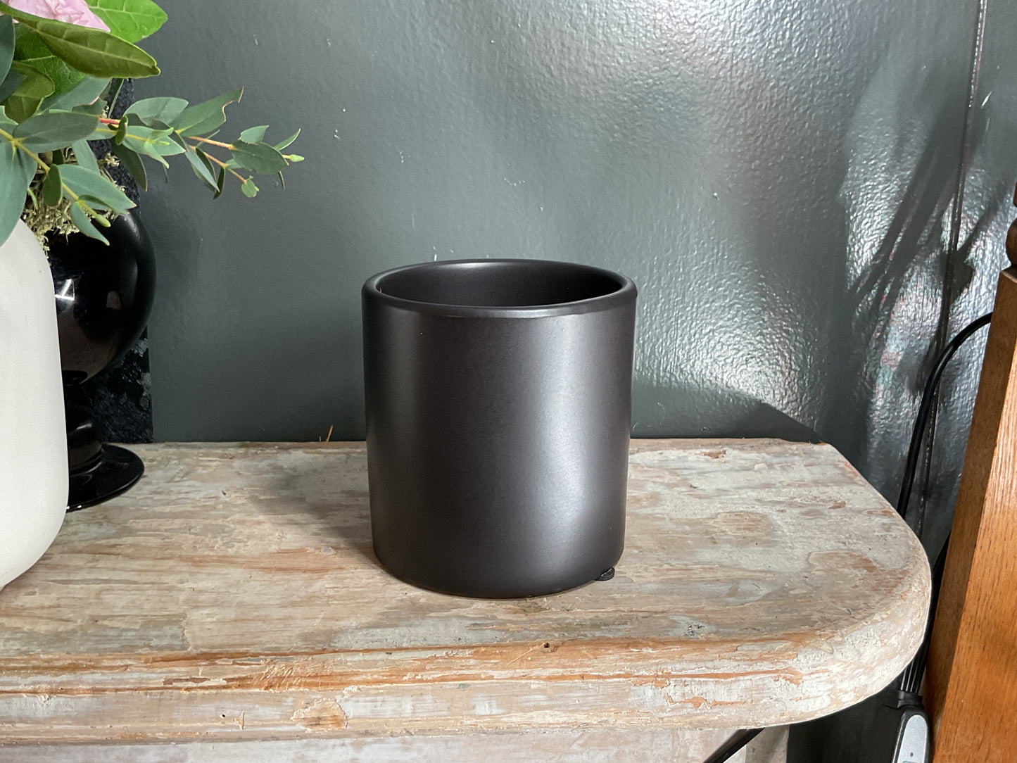 Black ceramic cylinder pot
